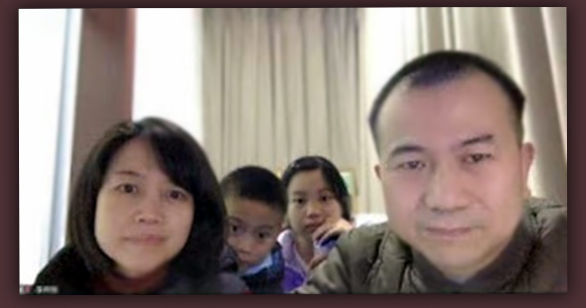 Li Yingqiang, his wife, and two children.