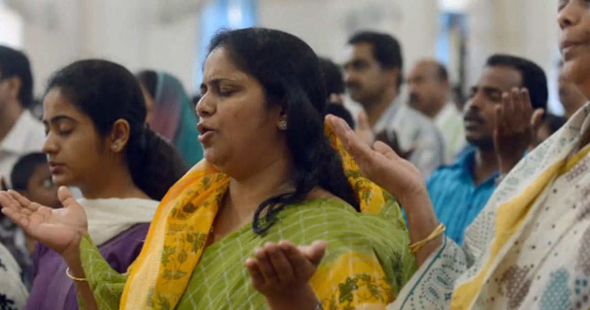 Worship in India - Photo: VOMC