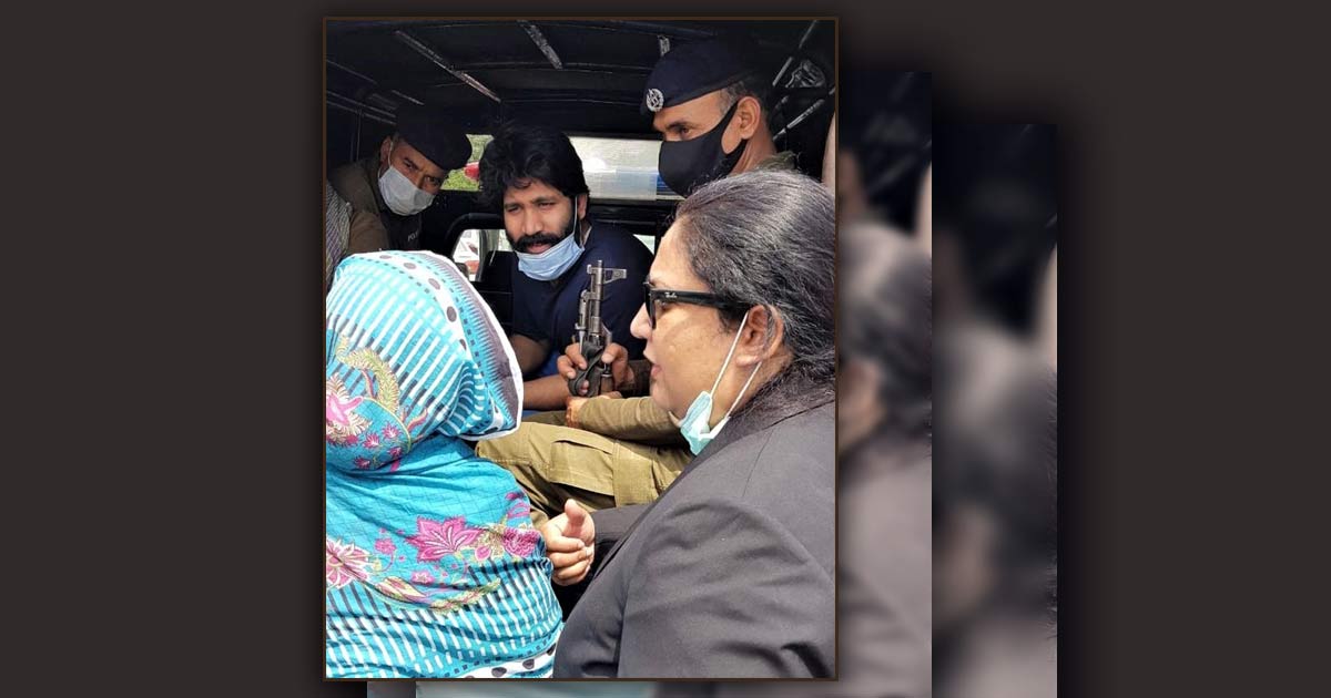 Salamat in a police van; his mother and attorney - Photo: Morning Star News - https://morningstarnews.org