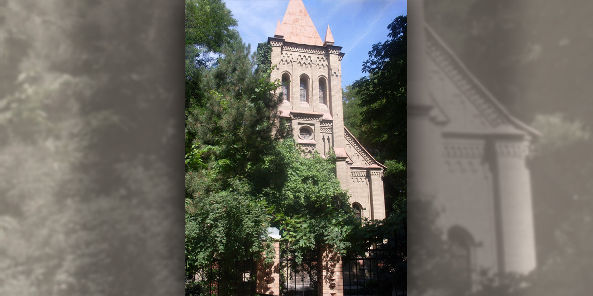 Evangelical Lutheran Church in Tashkent - Photo: Wikimedia Commons https://commons.wikimedia.org/wiki/File:Evangelical_Lutheran_Church_in_Tashkent_15-12.JPG Bobyrr, CC BY-SA 4.0 https://creativecommons.org/licenses/by-sa/4.0, via Wikimedia Commons